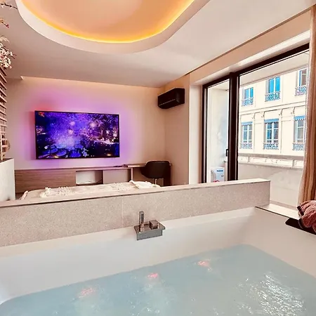 Blossom Suite-Hyper Centre Jacuzzi Balcon Clim Lyon Exterior photo